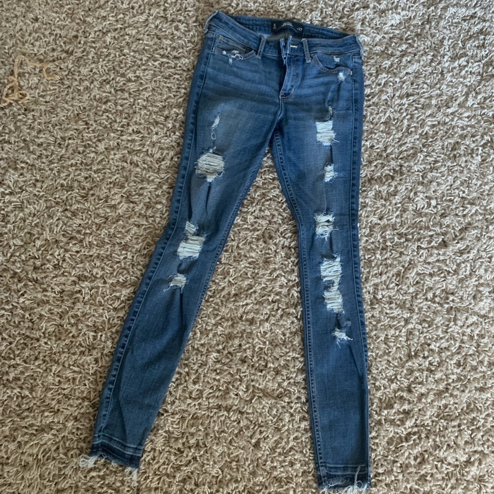 hollister distressed skinny jeans